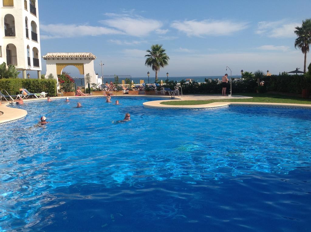 Beach Apartment Marina Duquesa مانيلفا المظهر الخارجي الصورة
