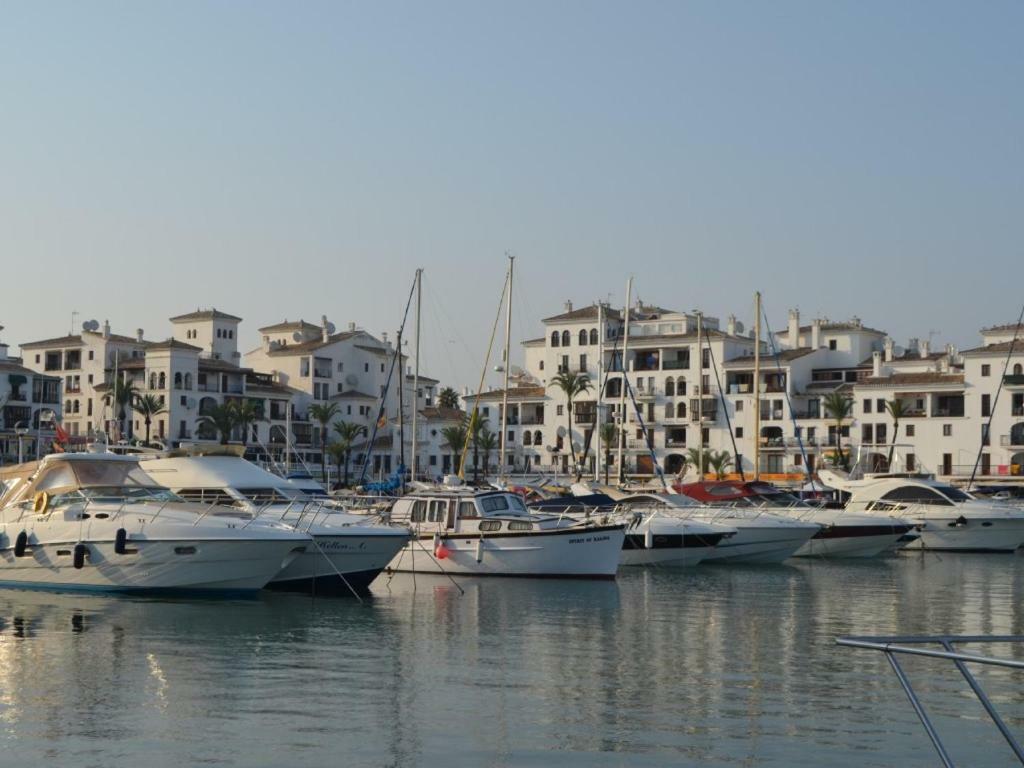 Beach Apartment Marina Duquesa مانيلفا المظهر الخارجي الصورة